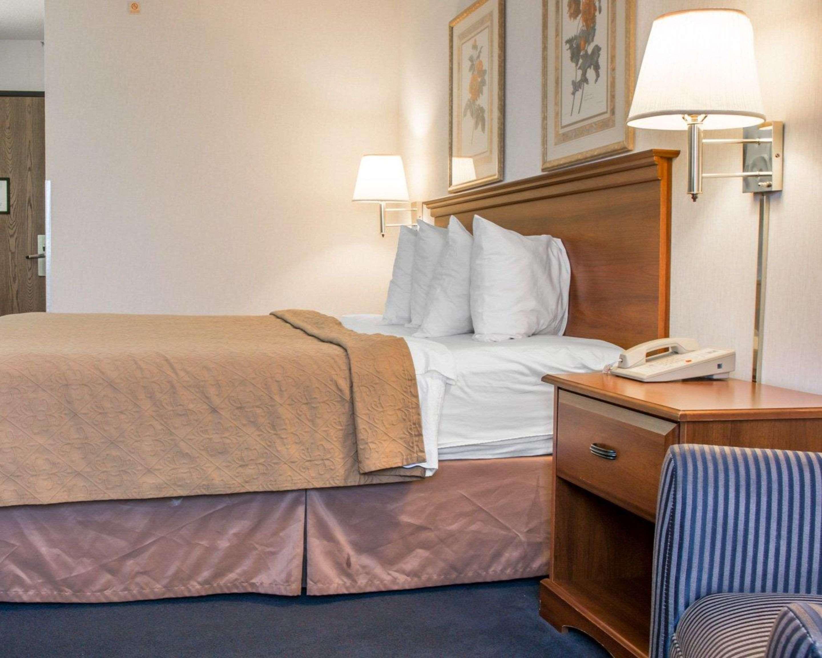 Quality Inn Hudsonville South Екстериор снимка