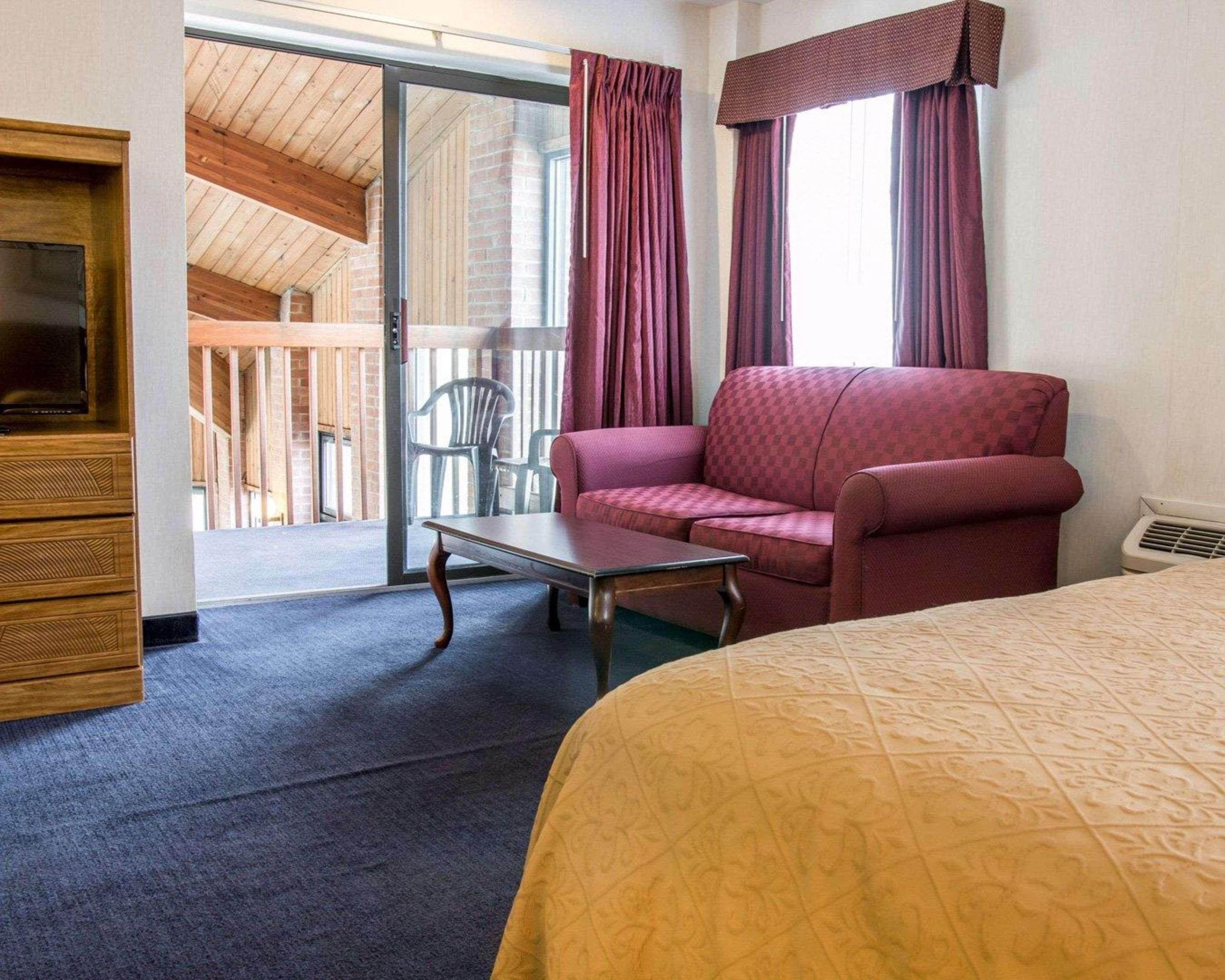 Quality Inn Hudsonville South Екстериор снимка