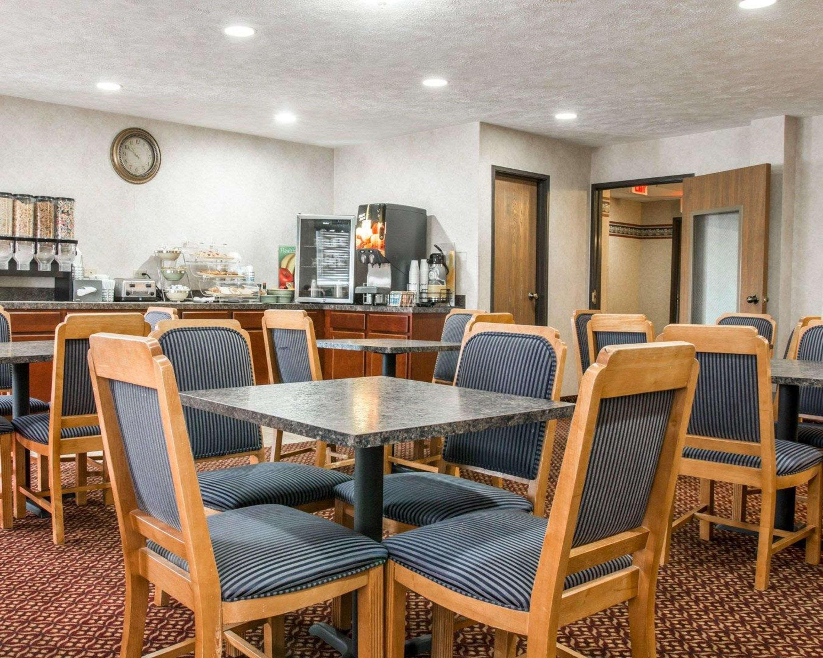 Quality Inn Hudsonville South Екстериор снимка