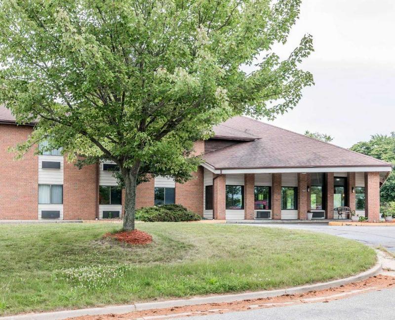 Quality Inn Hudsonville South Екстериор снимка