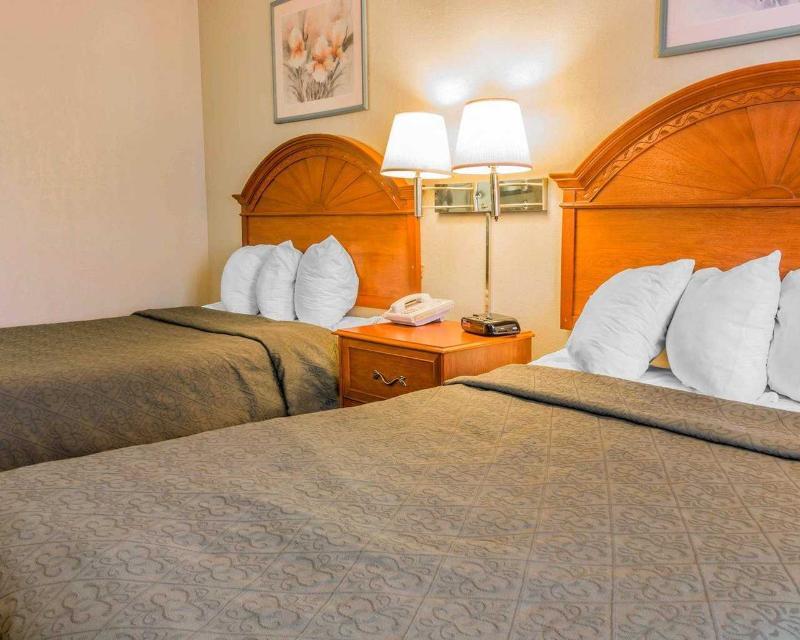 Quality Inn Hudsonville South Екстериор снимка