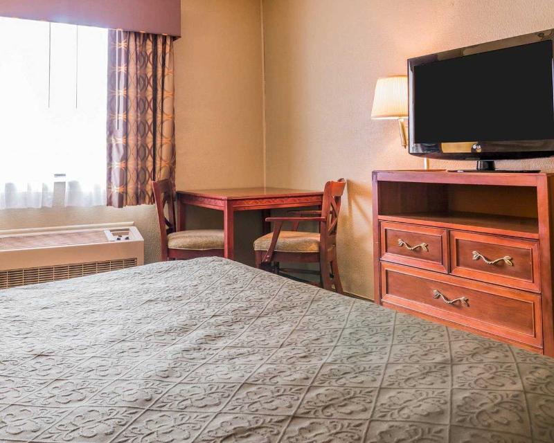 Quality Inn Hudsonville South Екстериор снимка