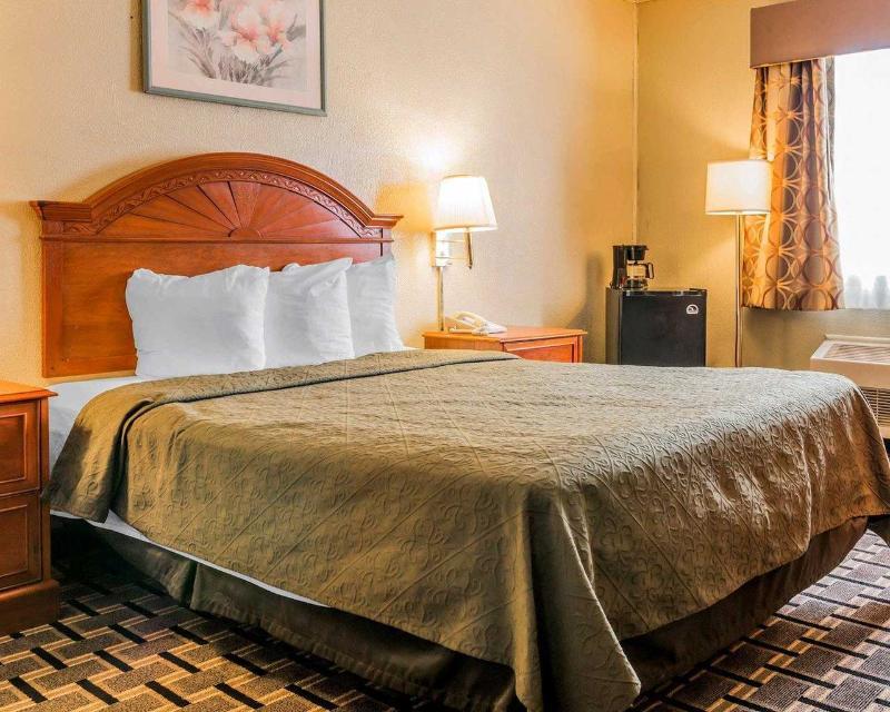 Quality Inn Hudsonville South Екстериор снимка