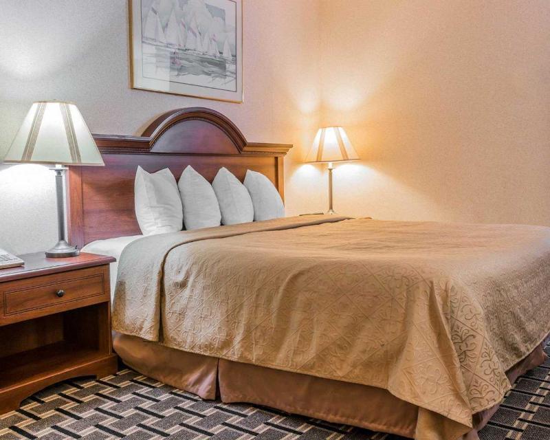 Quality Inn Hudsonville South Екстериор снимка