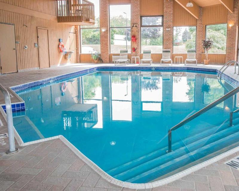Quality Inn Hudsonville South Екстериор снимка