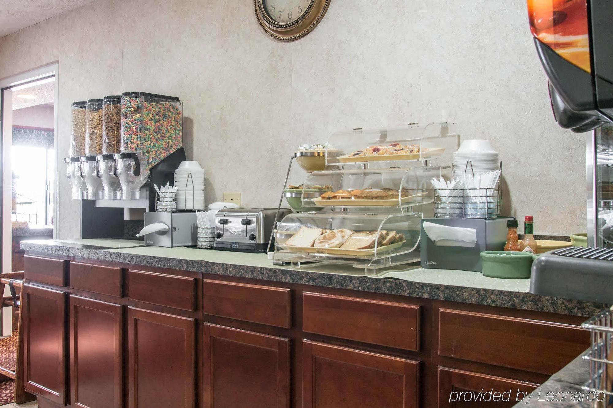 Quality Inn Hudsonville South Екстериор снимка