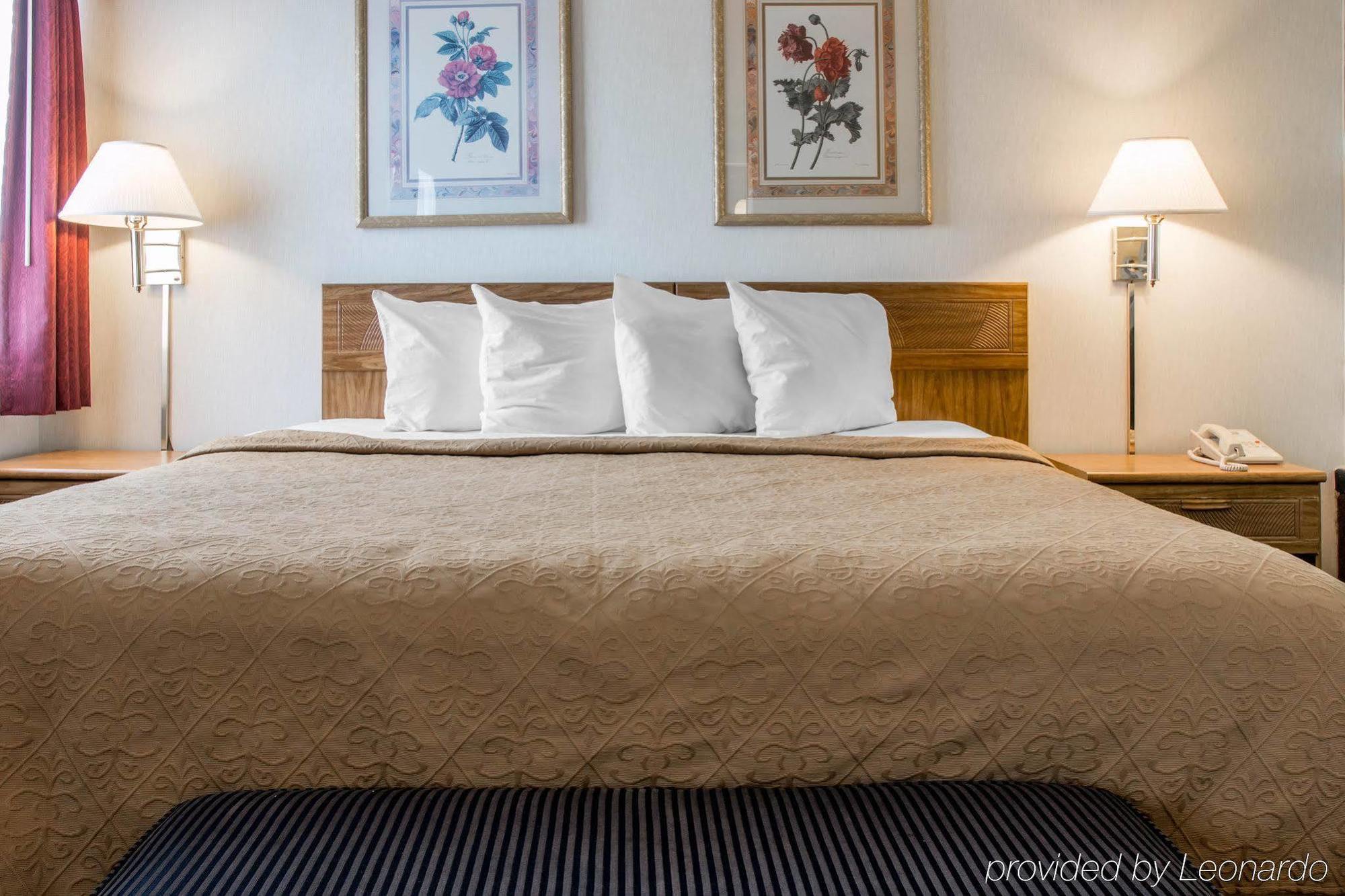 Quality Inn Hudsonville South Екстериор снимка